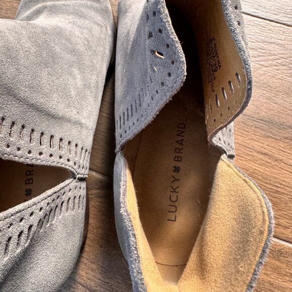 Lucky Brand Bustina Suede V Slit Slip On Gray Booties Ankle Boots Size 8.5 Boho - Picture 4 of 9